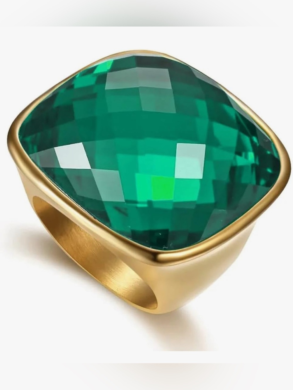 Beautiful Dillards Emerald crystal Party Ring size 8